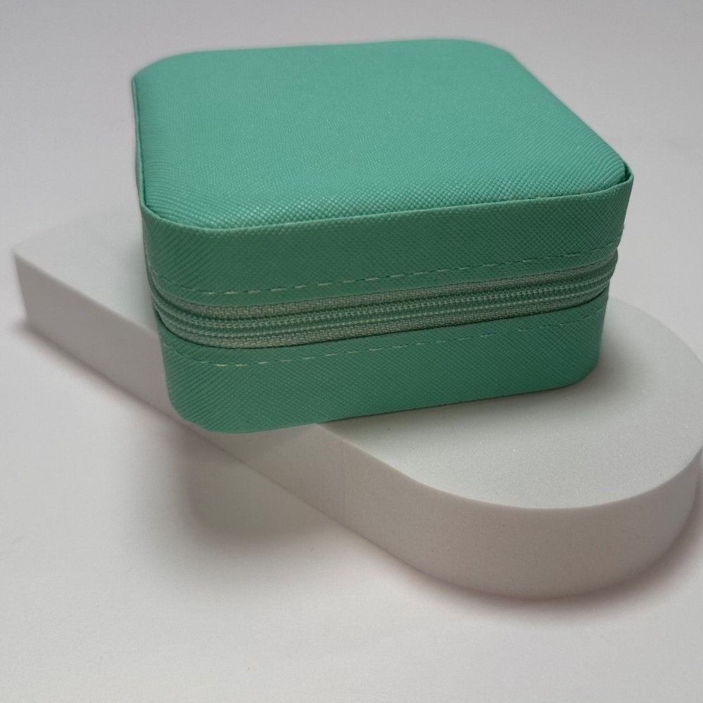 Mint Jewelry Organizer Case β Compact Travel Size - Picture 4 of 4